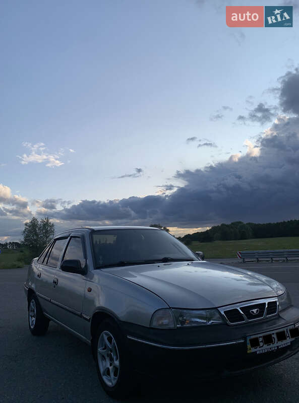 Седан Daewoo Nexia 2008 в Чернигове