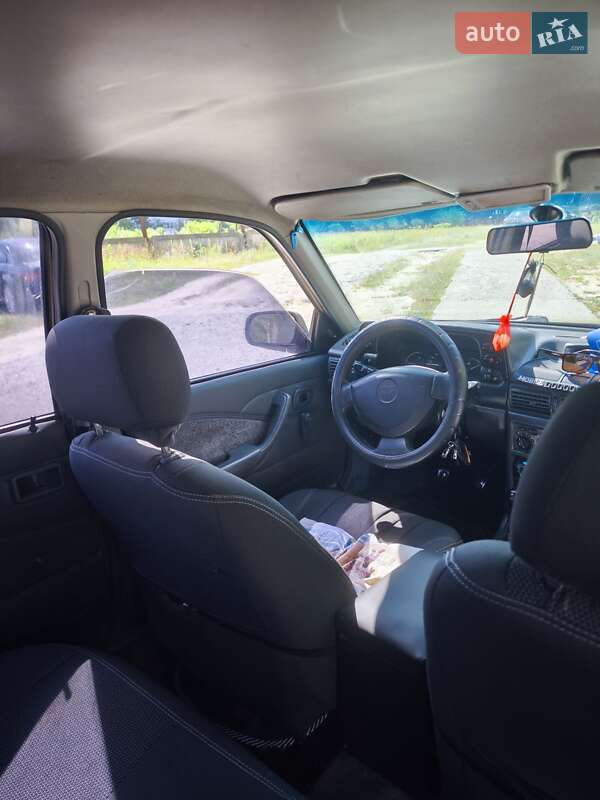 Седан Daewoo Nexia 2007 в Вараше