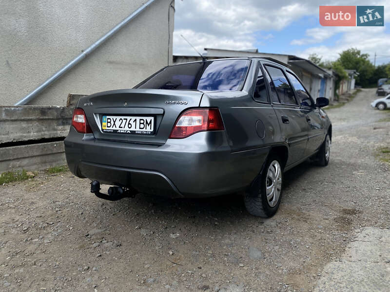 Седан Daewoo Nexia 2013 в Каменец-Подольском