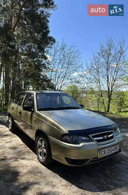 Седан Daewoo Nexia 2011 в Смеле