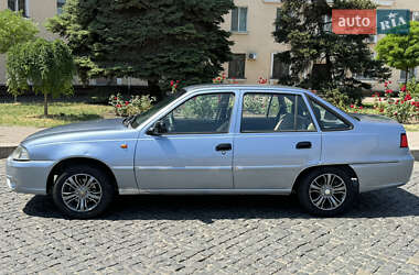Седан Daewoo Nexia 2012 в 