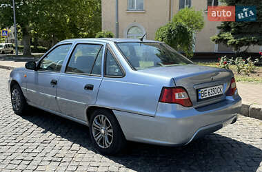 Седан Daewoo Nexia 2012 в 