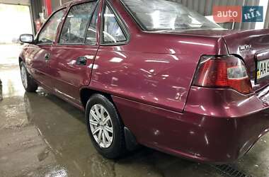 Седан Daewoo Nexia 2010 в 
