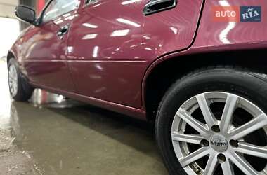 Седан Daewoo Nexia 2010 в 