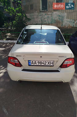 Седан Daewoo Nexia 2011 в 