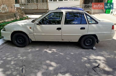 Седан Daewoo Nexia 2011 в 