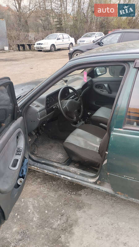 Седан Daewoo Nexia 1997 в Сокільниках