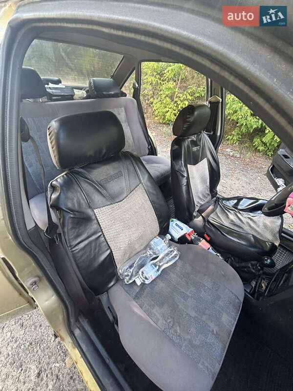 Седан Daewoo Nexia 2011 в Вишневом фото 8 Седан Daewoo Nexia 2011 в Вишневом