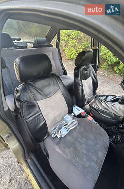 Седан Daewoo Nexia 2011 в 