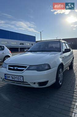 Седан Daewoo Nexia 2012 в Ромнах