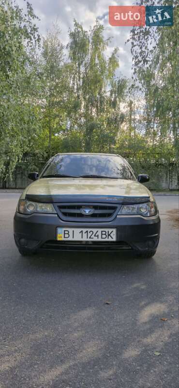 Седан Daewoo Nexia 2011 в 