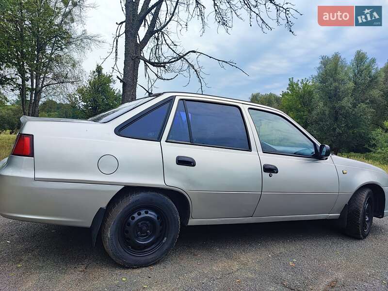 Седан Daewoo Nexia 2008 в Малине