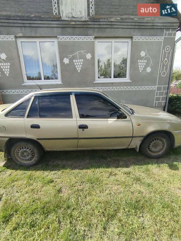 Седан Daewoo Nexia 2011 в Довбыше