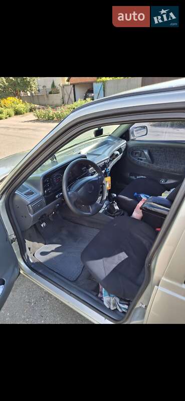 Седан Daewoo Nexia 2008 в Краснограде