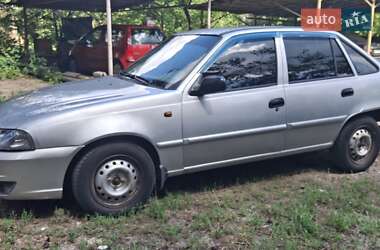 Седан Daewoo Nexia 2012 в 