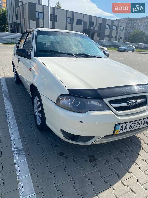 Седан Daewoo Nexia 2010 в 
