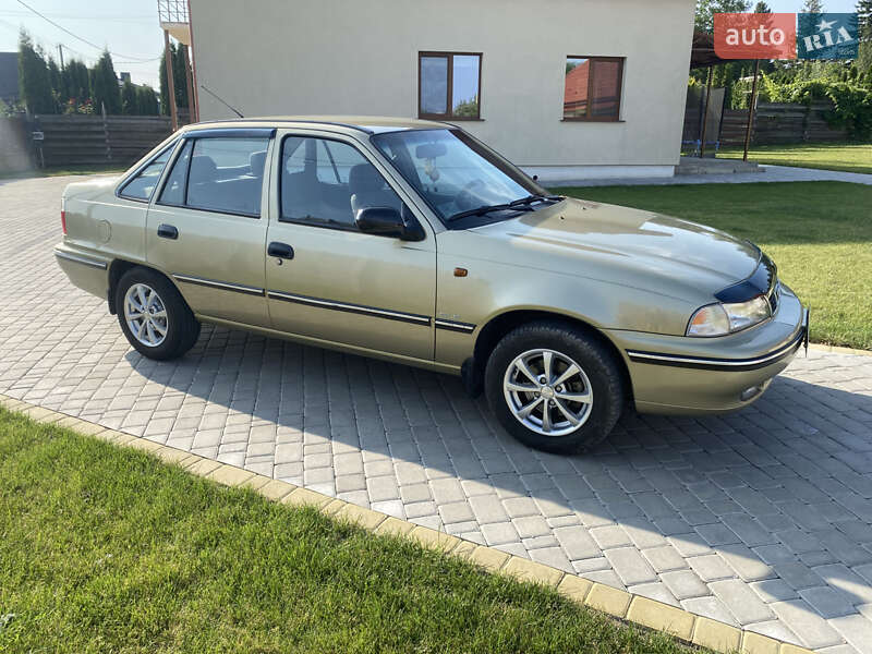 Седан Daewoo Nexia 2007 в Млинове