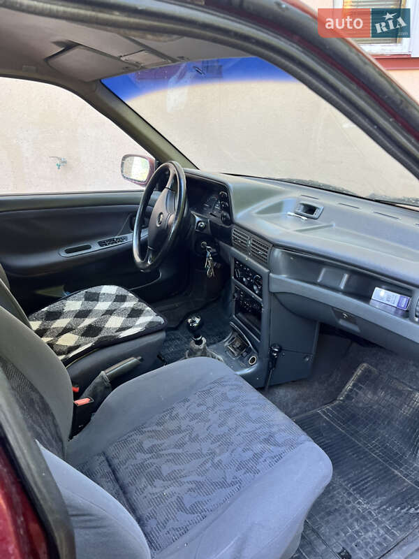 Седан Daewoo Nexia 1997 в Мостиске