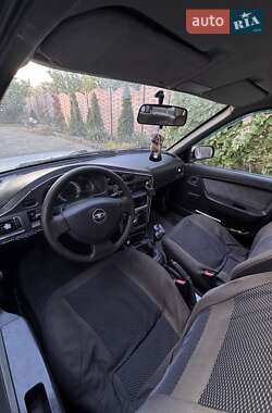 Седан Daewoo Nexia 2012 в 