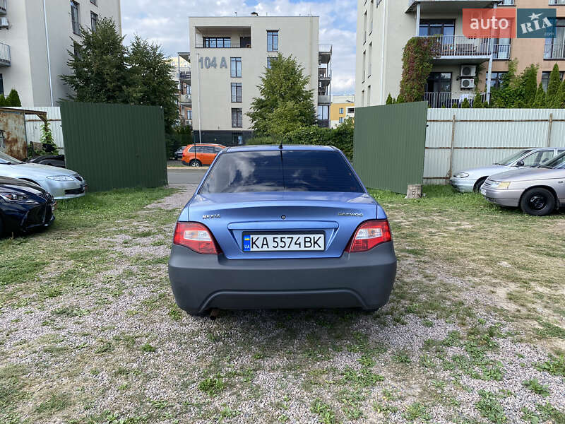 Седан Daewoo Nexia 2009 в Киеве