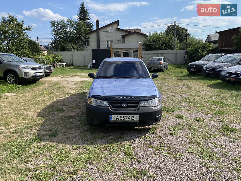 Седан Daewoo Nexia 2009 в Киеве