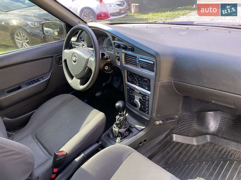 Седан Daewoo Nexia 2009 в Киеве