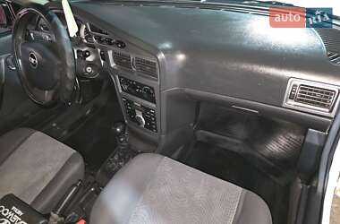 Седан Daewoo Nexia 2011 в 