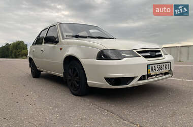 Седан Daewoo Nexia 2010 в 
