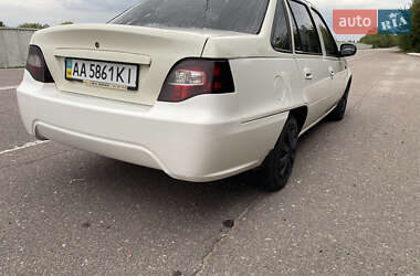 Седан Daewoo Nexia 2010 в 