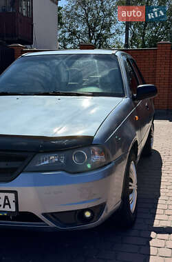 Седан Daewoo Nexia 2010 в 