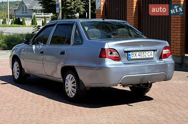 Седан Daewoo Nexia 2010 в 