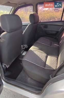 Седан Daewoo Nexia 2011 в 