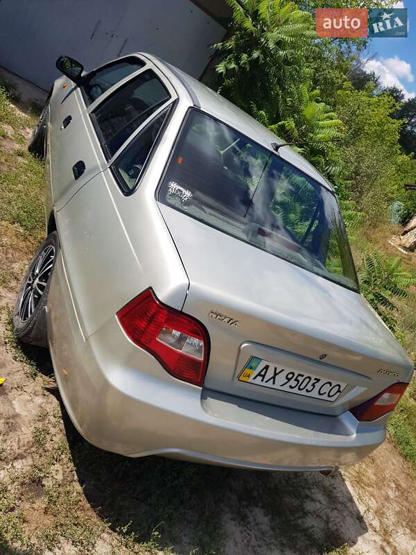 Седан Daewoo Nexia 2008 в Изюме