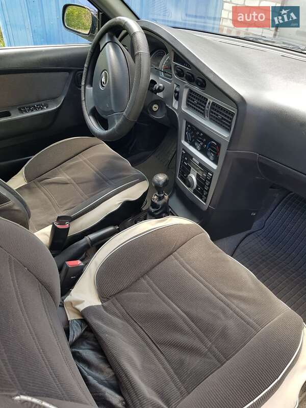 Седан Daewoo Nexia 2008 в Изюме