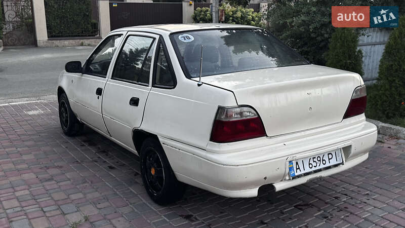 Седан Daewoo Nexia 1995 в Киеве