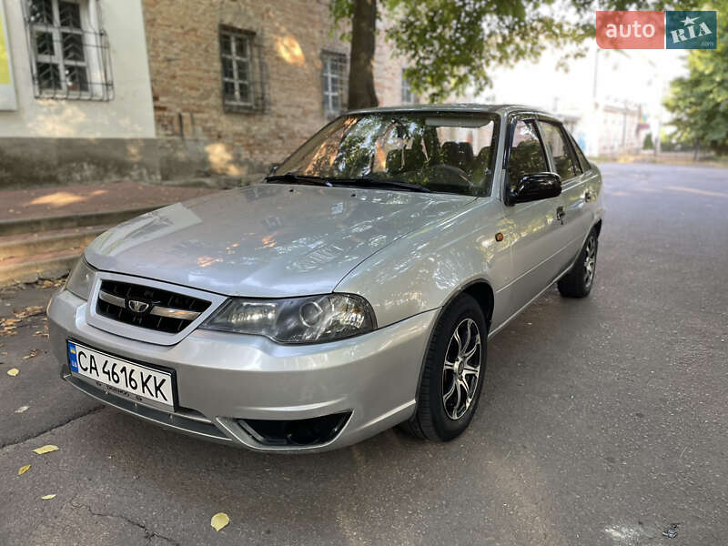 Седан Daewoo Nexia 2011 в Умани