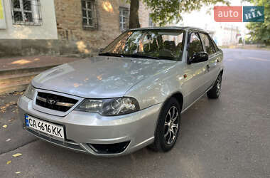 Седан Daewoo Nexia 2011 в 