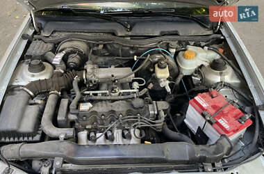 Седан Daewoo Nexia 2011 в 