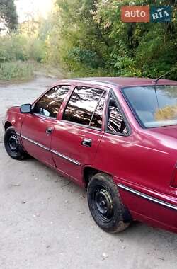 Седан Daewoo Nexia 2005 в 