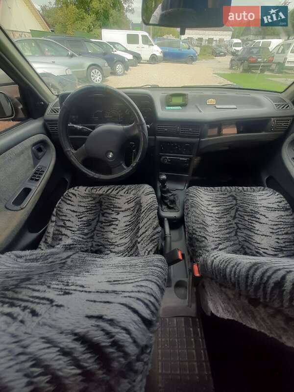 Седан Daewoo Nexia 2006 в Шумске