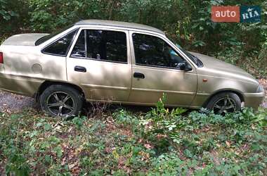 Седан Daewoo Nexia 2011 в 