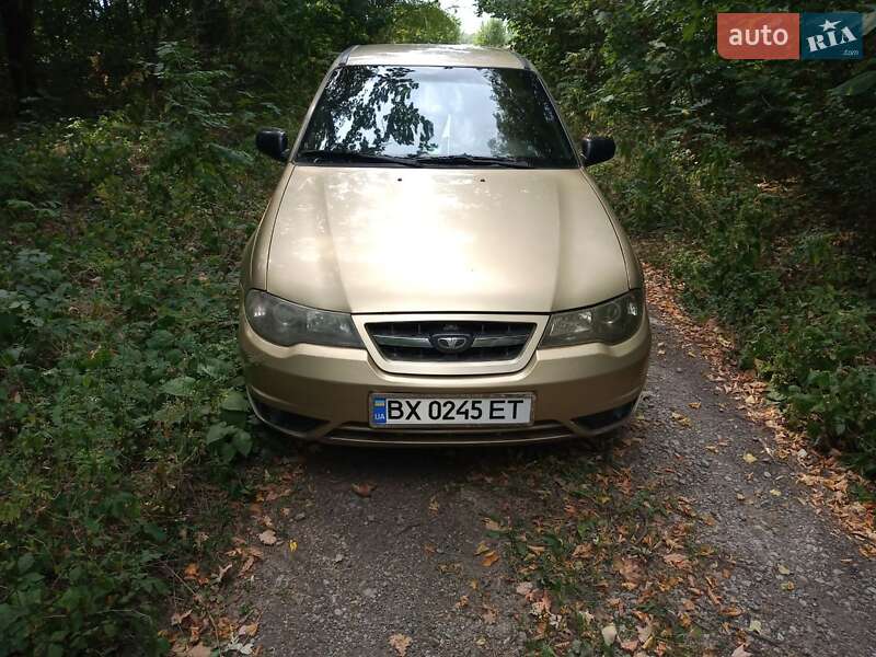 Седан Daewoo Nexia 2011 в 