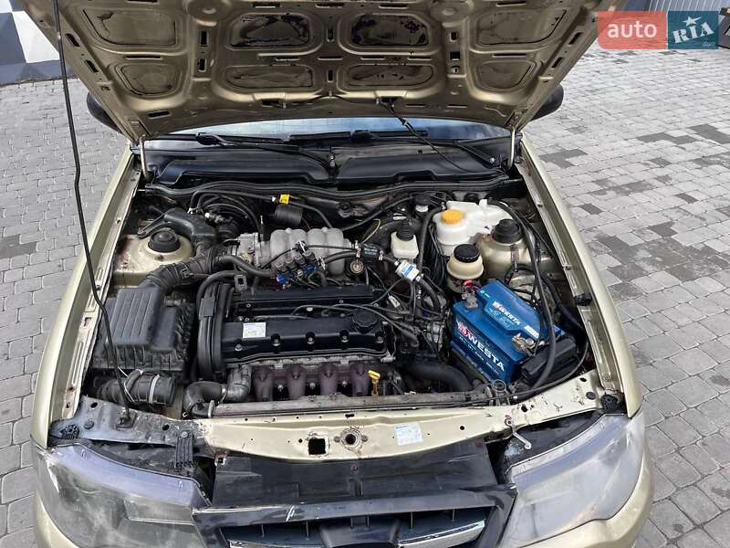 Седан Daewoo Nexia 2011 в Староконстантинове