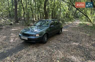 Седан Daewoo Nexia 1995 в Вольногорске