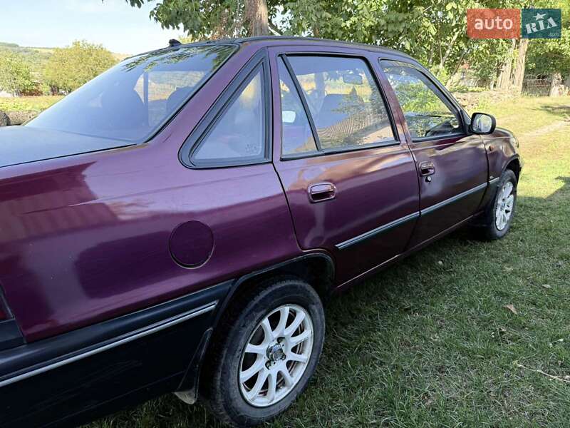 Седан Daewoo Nexia 2008 в Джурине