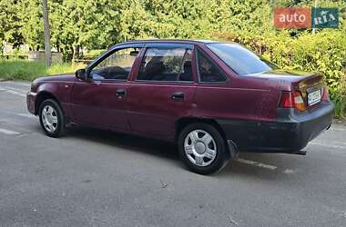 Седан Daewoo Nexia 2011 в 