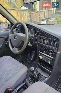 Седан Daewoo Nexia 2011 в 
