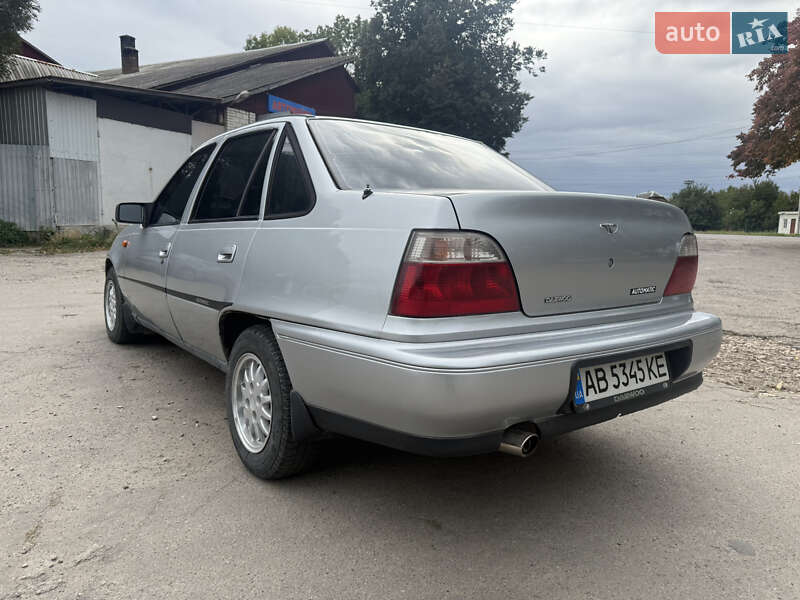 Седан Daewoo Nexia 1995 в Жмеринке