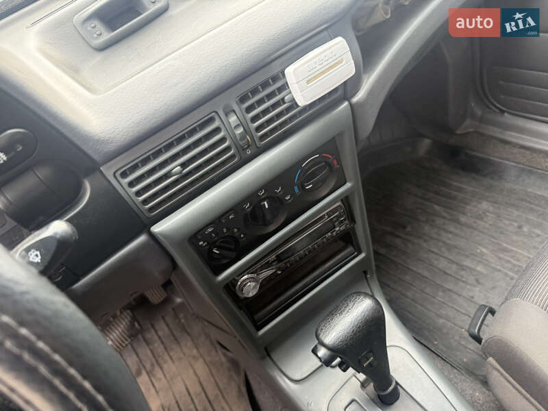 Седан Daewoo Nexia 1995 в Жмеринке