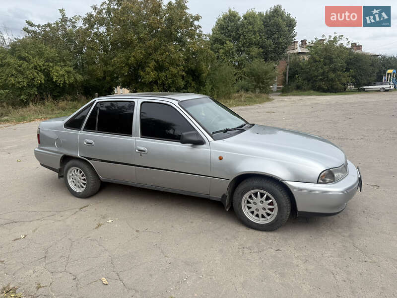 Седан Daewoo Nexia 1995 в Жмеринке